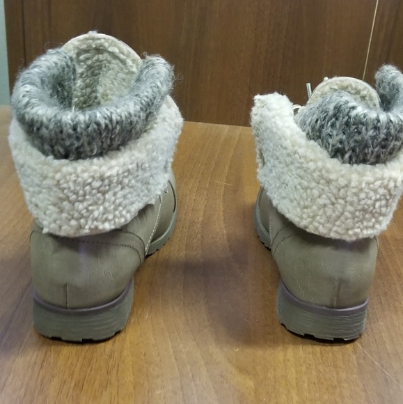 Rock and Candy Booties - Picture 4 of 4